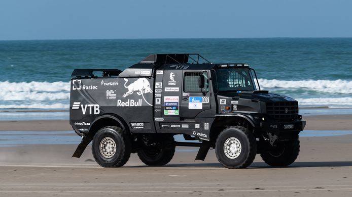 Primera lista de inscritos del Dakar 2022 en coches, 'Side by Side' y camiones