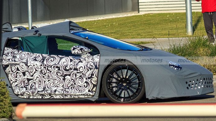 Lamborghini Aventador 2023 - foto espía