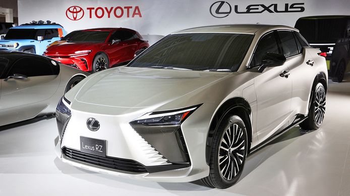 Lexus RZ 2022