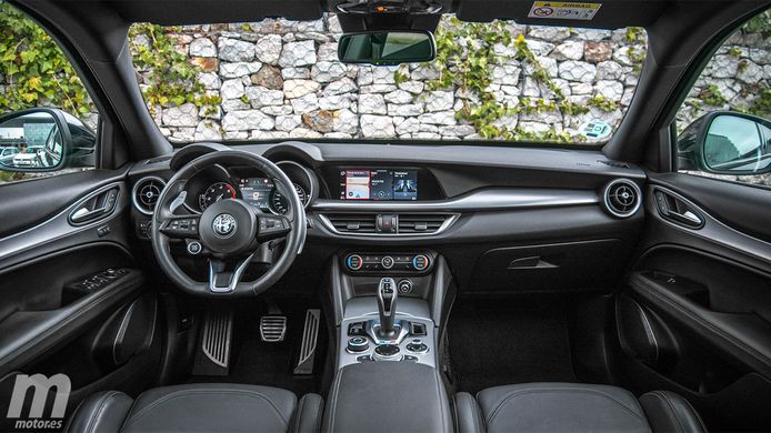 Alfa Romeo Stelvio - interior