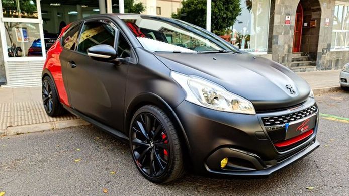 Peugeot 208 GTi by Peugeot Sport