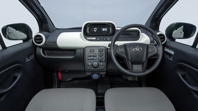 Toyota C+pod - interior
