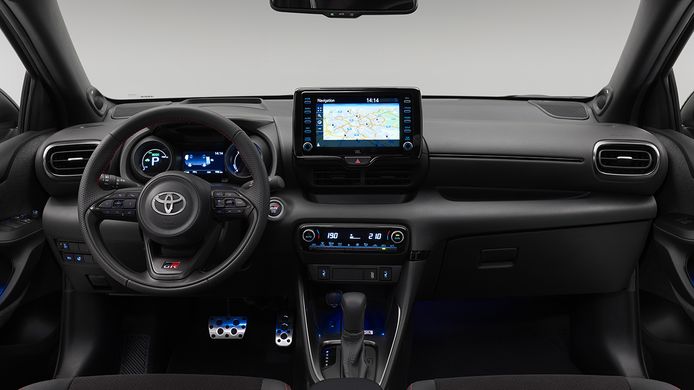 Toyota Yaris GR Sport 2022 - interior