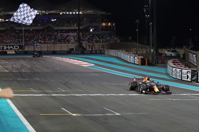 GP Abu Dhabi - Verstappen ends Hamilton's hegemony: "It's incredible!"