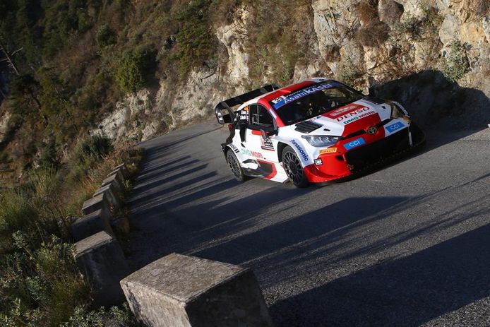 El accidente de Fourmaux no apaga el brillo de Loeb y M-Sport en el 'Monte'