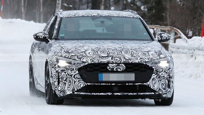 Audi A4 Avant 2023 - foto espía frontal