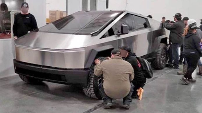 Tesla Cybertruck 2023 - foto espía