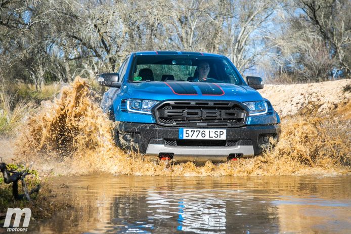 Comparative Jeep Gladiator vs Ford Ranger Raptor Which is the king of pickups? (with video)