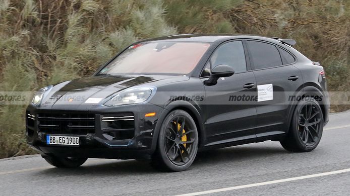 Porsche Cayenne Coupé Turbo GT 2022 - foto espía