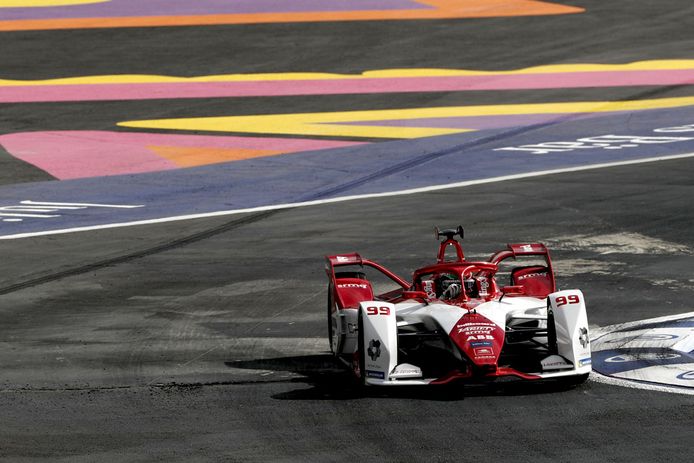 El terrorífico debut de Antonio Giovinazzi en la Fórmula E con Penske