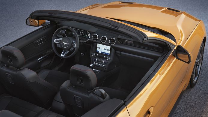 Ford Mustang California Special 2022 - interior