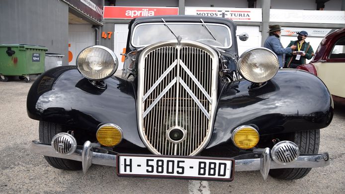 Citroën Traction Avant at Racing and Legends 2022