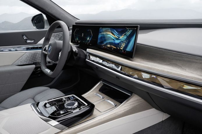 BMW i7 2022 - interior