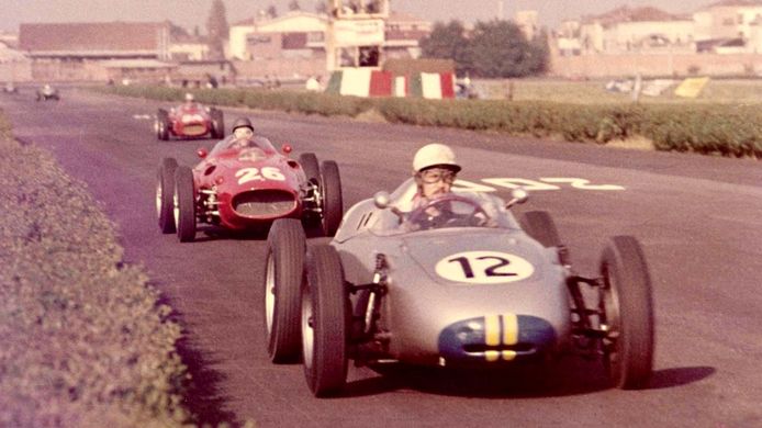 Joakim Bonnier camino de la victoria con el Porsche 718 en 1960