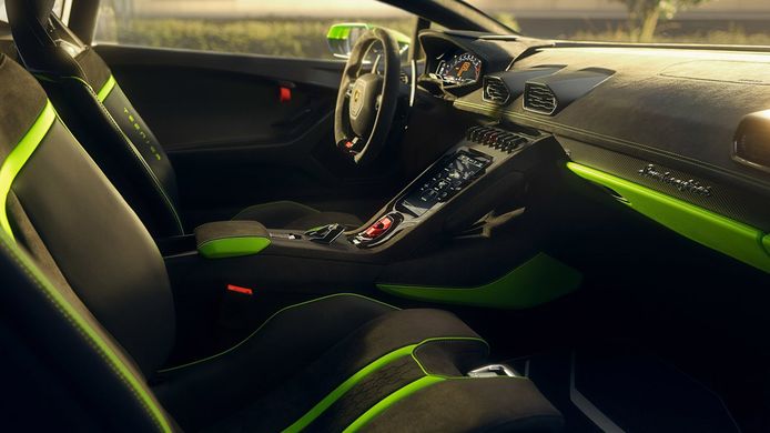 Lamborghini Huracán Tecnica - interior
