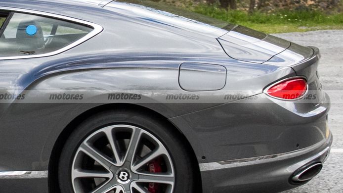 Bentley Continental GT Hybrid - foto espía posterior