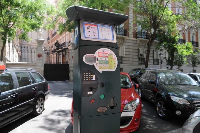 How to pay for regulated parking (SER/ORA) in Madrid with your historic vehicle