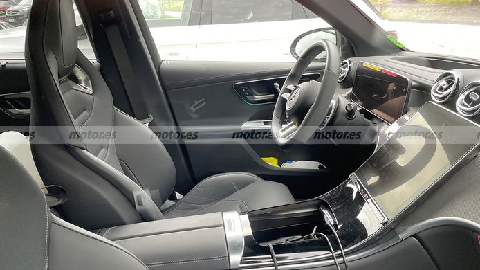 2023 Mercedes-AMG GLC 63 - interior spy photo