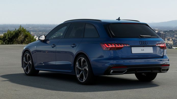 Audi A4 Avant Black Limited - posterior