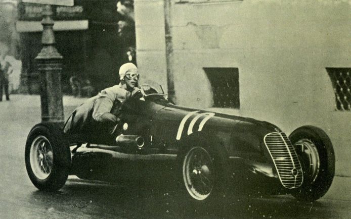 Luigi Villoresi a los mandos de su Maserati 4CL