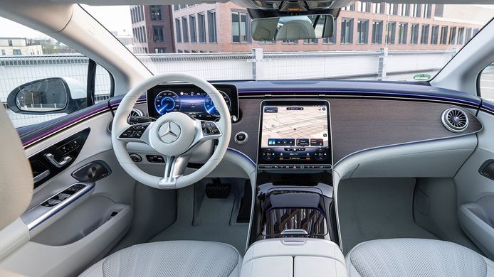 Mercedes EQE - interior