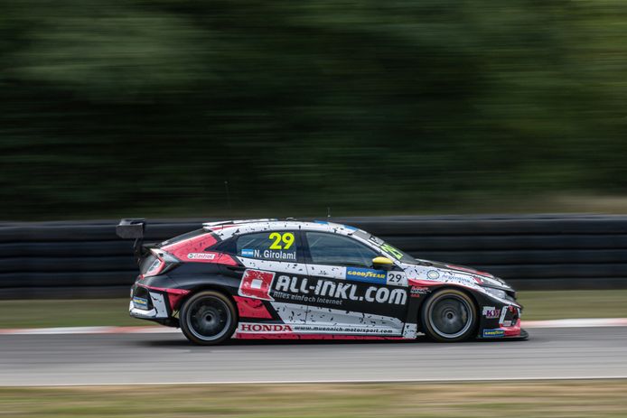 Berthon brilla en casa y gana la carrera principal del WTCR en Anneau du Rhin