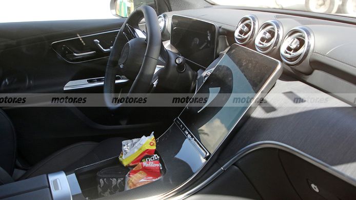 Mercedes GLC Coupé 2023 - foto espía interior