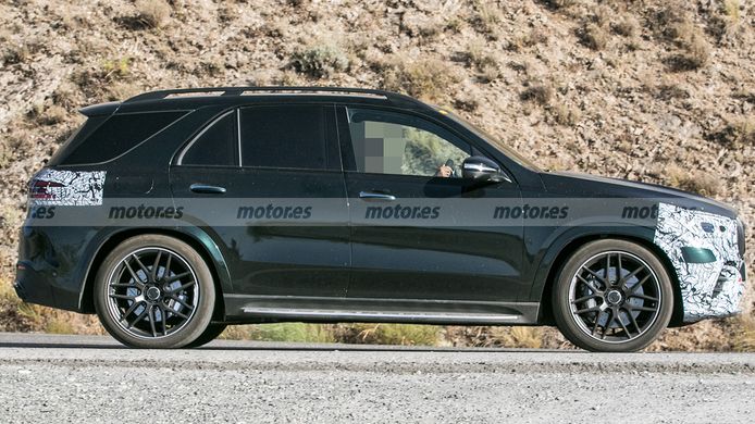 Mercedes-AMG GLE 55 4MATIC+ 2023 - foto espía lateral