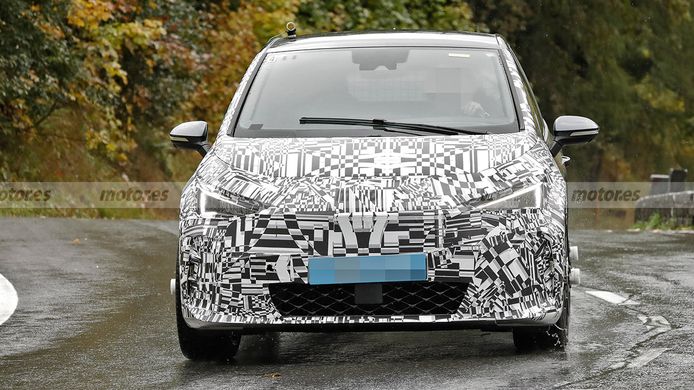 CUPRA Born 2024 - foto espía frontal