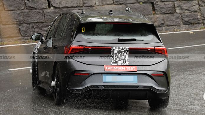 CUPRA Born 2024 - rear spy photo