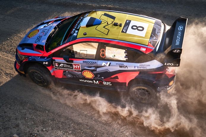 Thierry Neuville lidera el épico triplete de Hyundai en el Acrópolis Rally