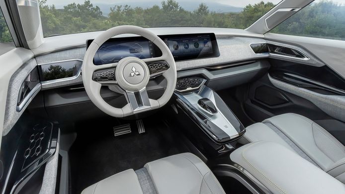Mitsubishi XFC Concept - interior