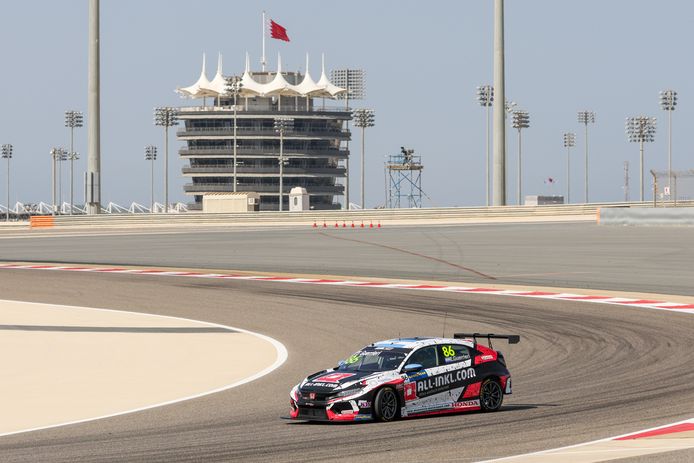 Dobletes de Audi y Honda en los libres del WTCR en Bahrein, con Mikel Azcona al acecho
