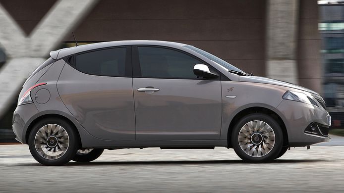 Lancia Ypsilon - laterale