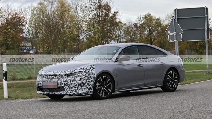 Peugeot 508 2023 - foto espía