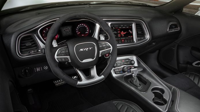Dodge Challenger - interior