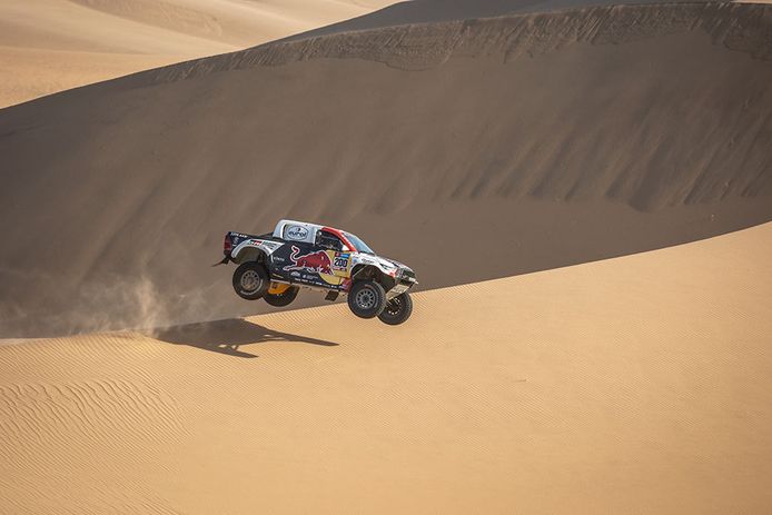 Toyota presenta su proyecto para el Dakar 2023: ¡Nasser Al-Attiyah busca su quinto 'Touareg'