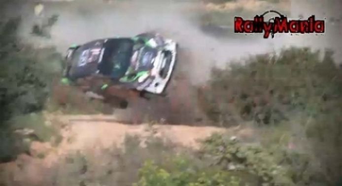 Espectacular accidente de Ken Block en el WRC.