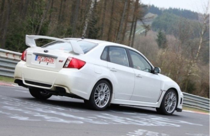Subaru Impreza WRX STI 2011 en acción