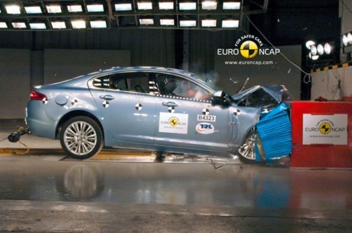 Jaguar defiende la seguridad del XF después de las cuatro estrellas EuroNCAP