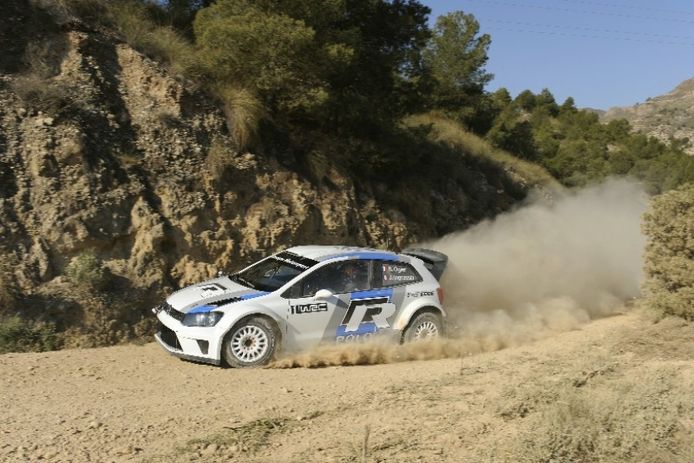 Sainz y Ogier exprimen el Polo R WRC en España