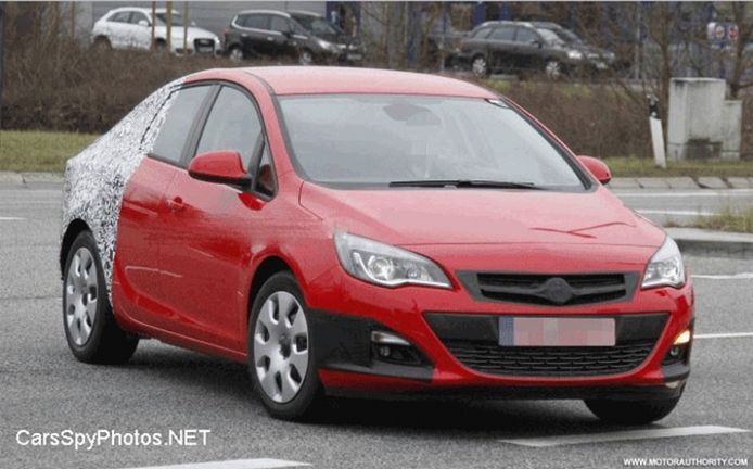 Fotos espía: Opel Astra Sedán