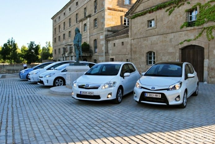 Toyota presenta su gama híbrida 2012