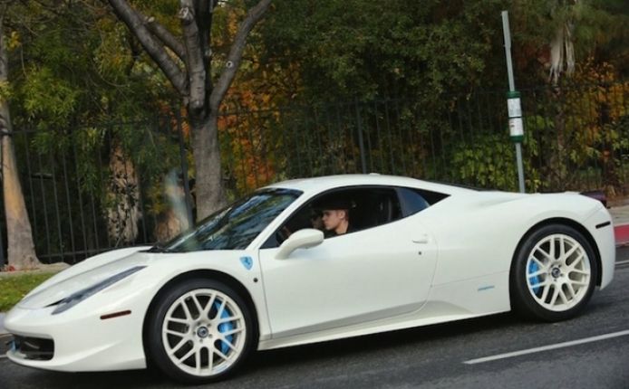 Justin Bieber y su Ferrari le cuestan la vida a un fotógrafo