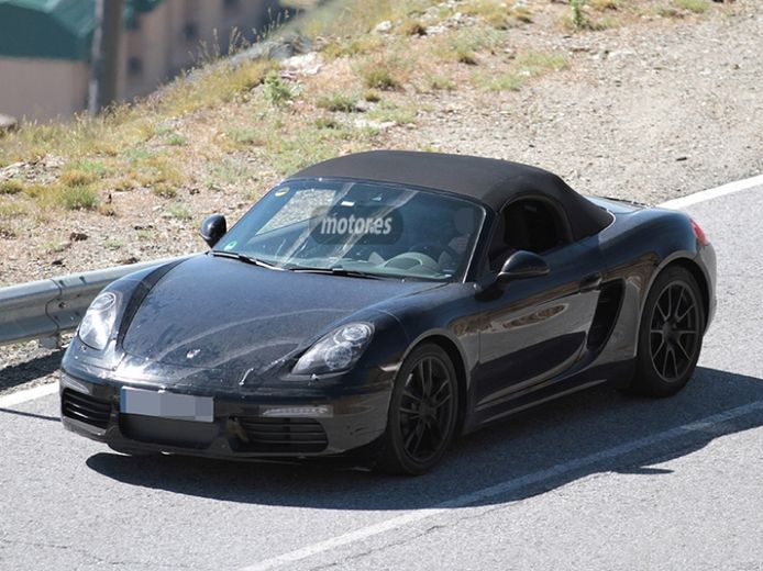 El Porsche Boxster 2015 descubierto en fase de pruebas con nuevo frontal