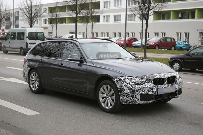 El BMW Serie 3 2015 berlina y Touring siguen preparando su restyling