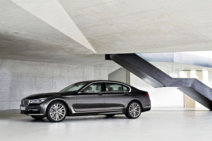 BMW Serie 7 2016 ya es oficial