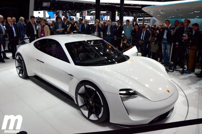 Mission E, el futuro según Porsche damas y caballeros