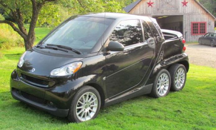 A la venta en eBay un Smart ForTwo Pickup de seis ruedas, ¡Qué bizarro!
