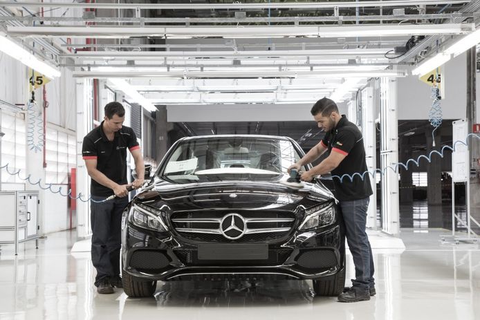 Mercedes inaugura en Iracemápolis su nueva fábrica en Brasil